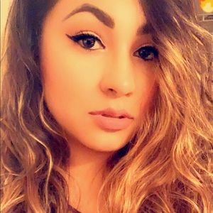 Meet your Posher, Raquel